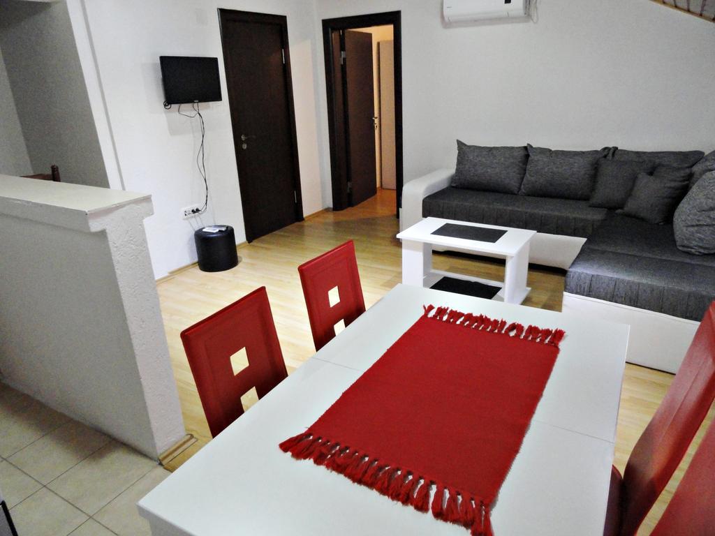 بودفا Apartments Pribilovic الغرفة الصورة